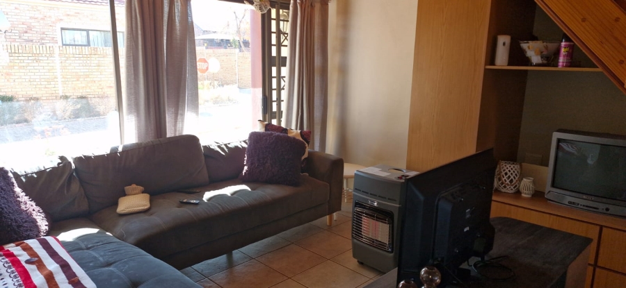 2 Bedroom Property for Sale in Langenhovenpark Free State